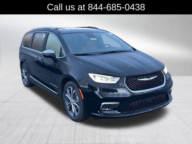 New 2026 Chrysler Pacifica Pinnacle image 3