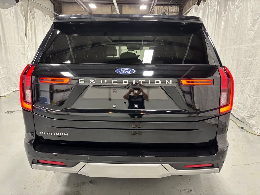 Used 2025 Ford Expedition Platinum AWD/4WD image 6