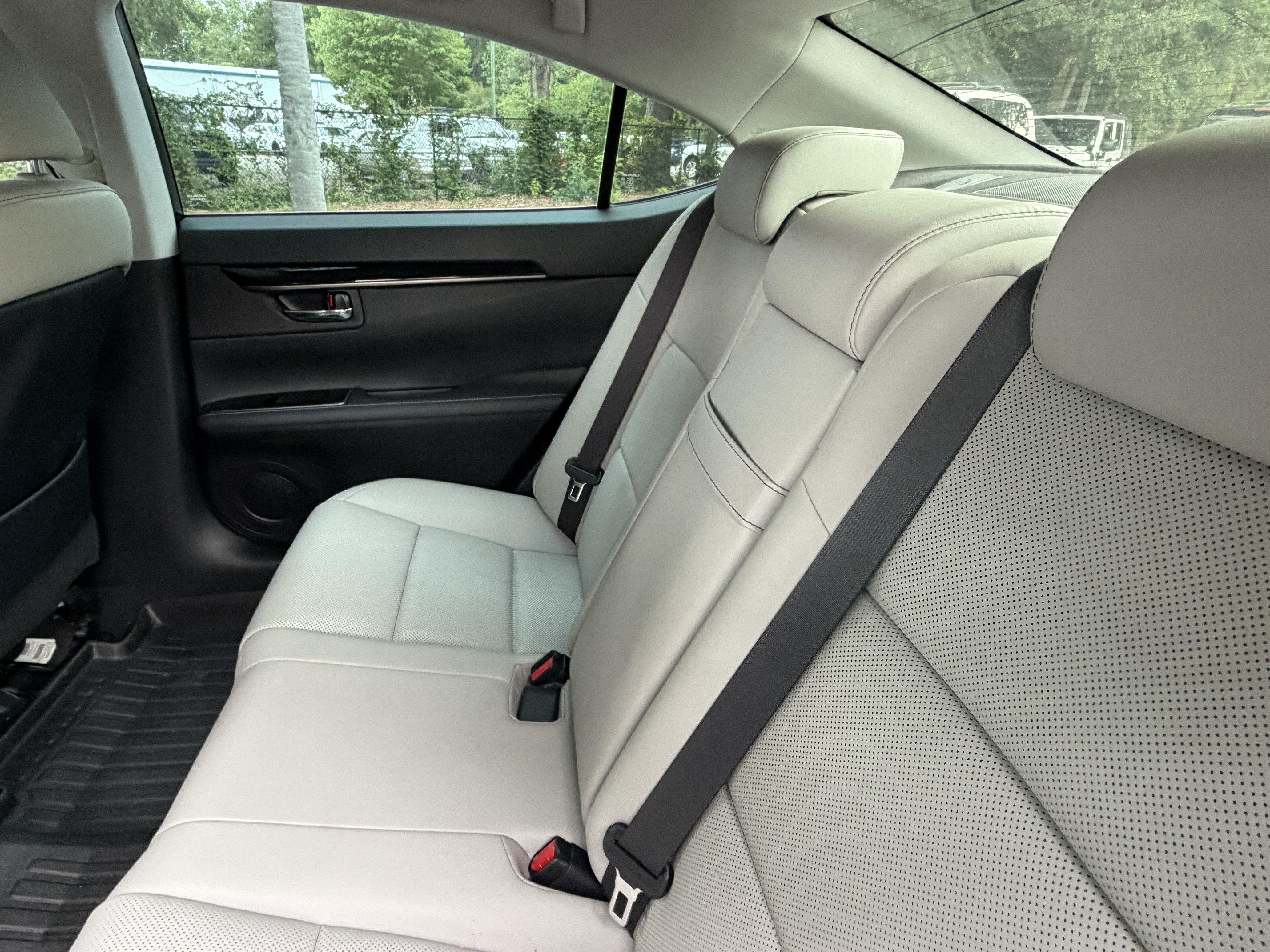 Used 2016 Lexus ES 350 FWD image 31