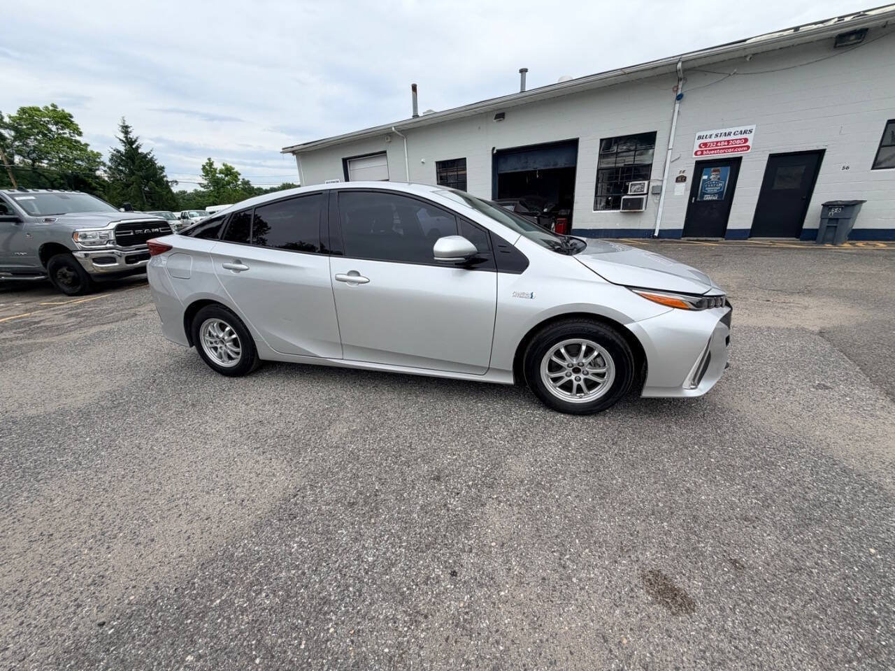 Used 2020 Toyota Prius Prime XLE FWD image 19
