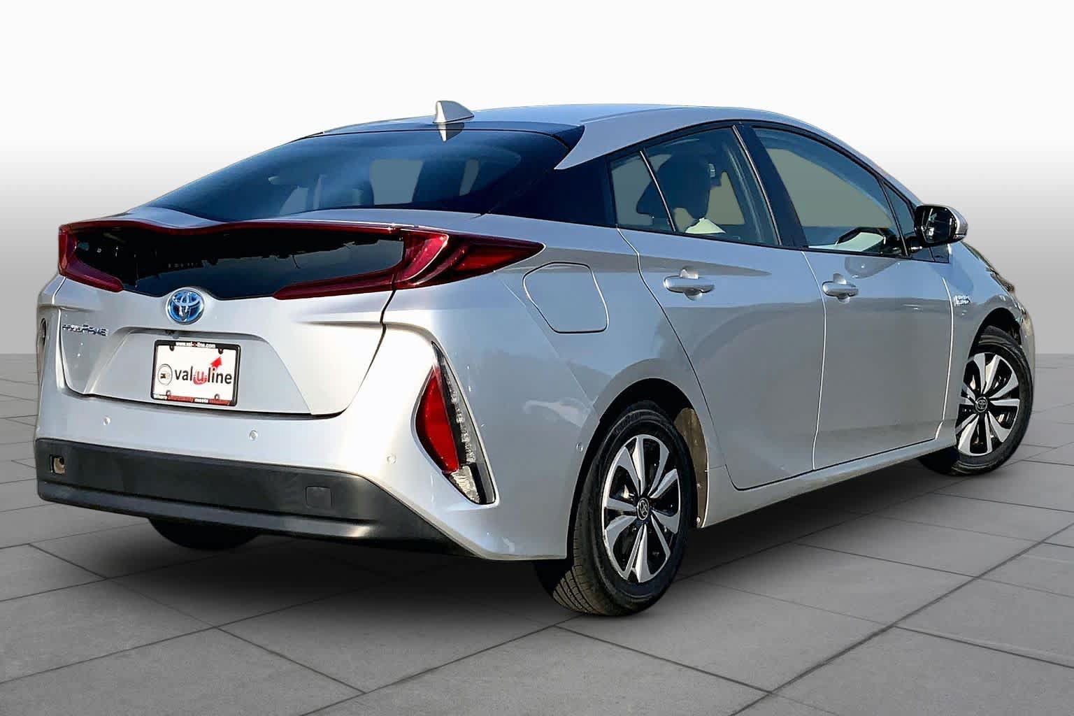 Used 2017 Toyota Prius Prime Advanced FWD image 13