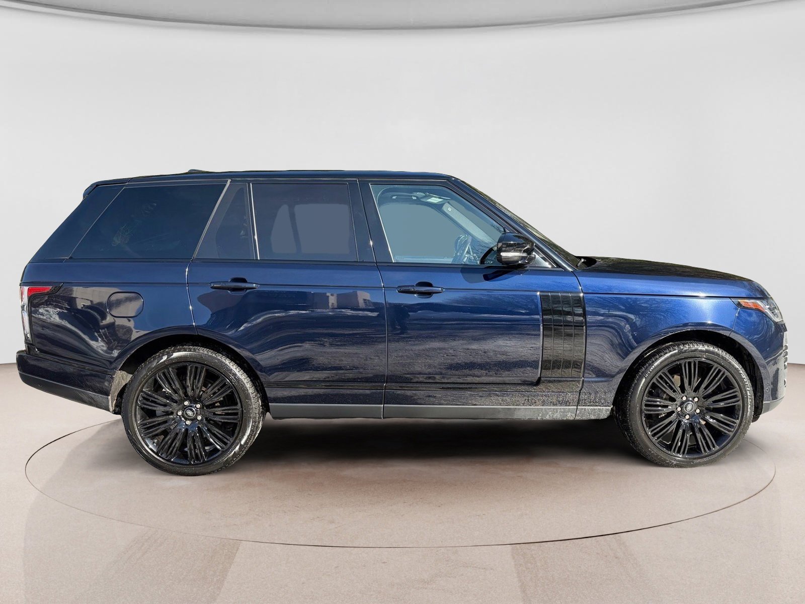 Used 2022 Land Rover Range Rover Westminster Edition image 8