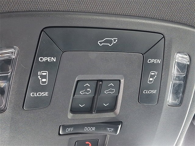 Used 2023 Toyota Sienna XSE w/ XSE Plus Package image 28