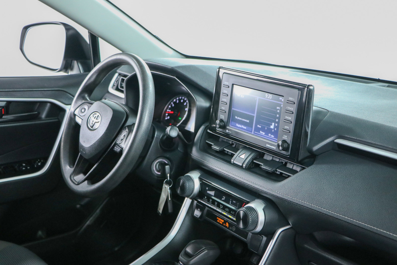 Used 2022 Toyota RAV4 LE FWD image 25