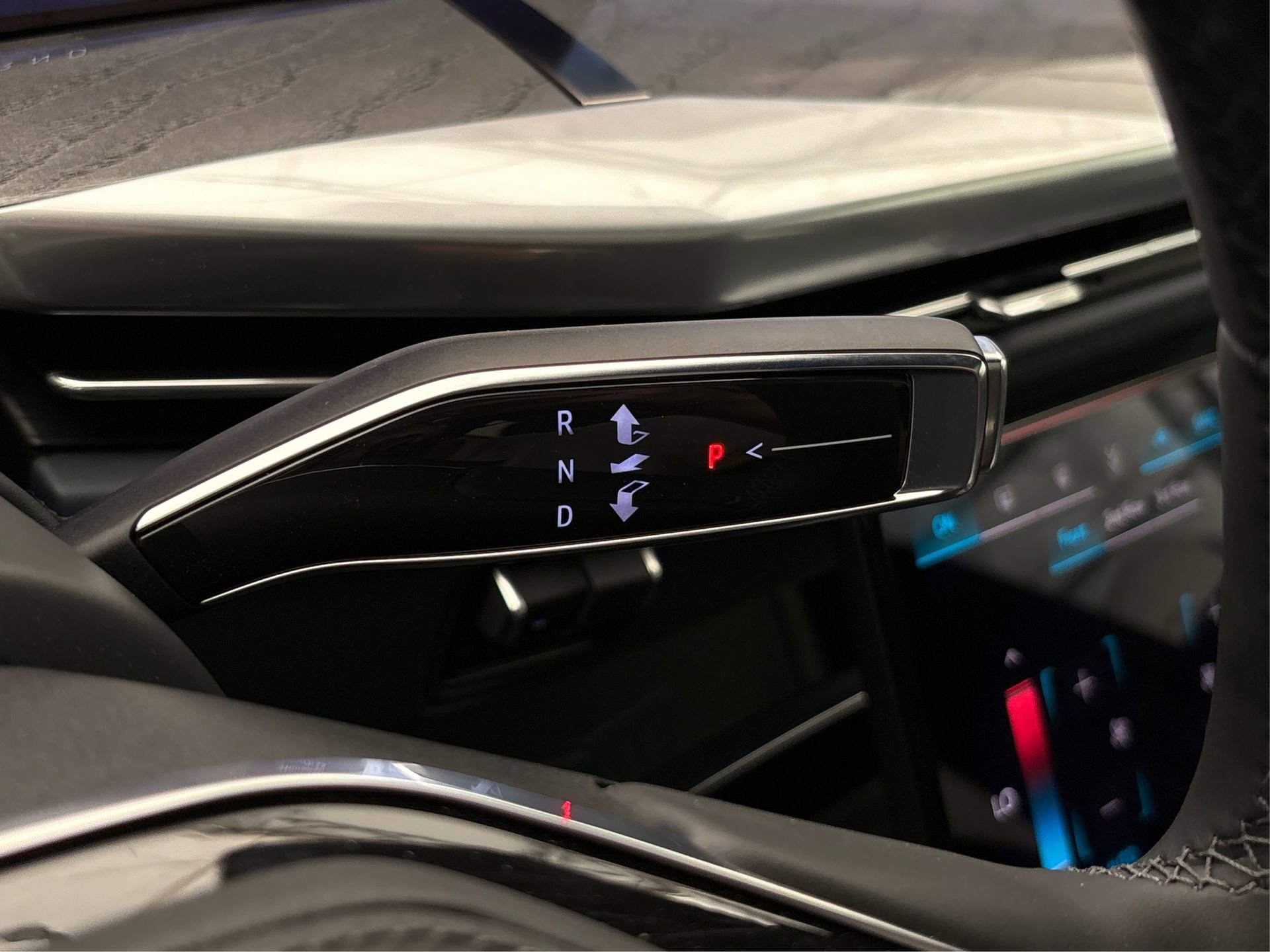 New 2025 Cadillac Escalade IQ Luxury 2 w/ LPO, Radiant Package image 19