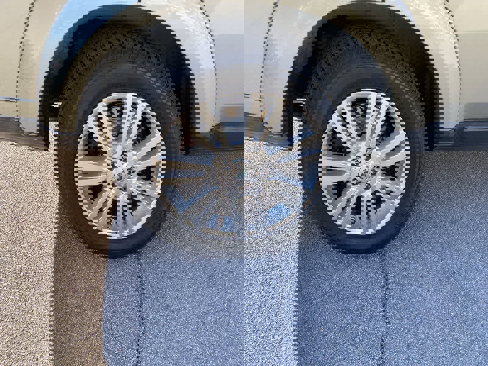 Used 2011 Land Rover LR4 HSE LUX image 6