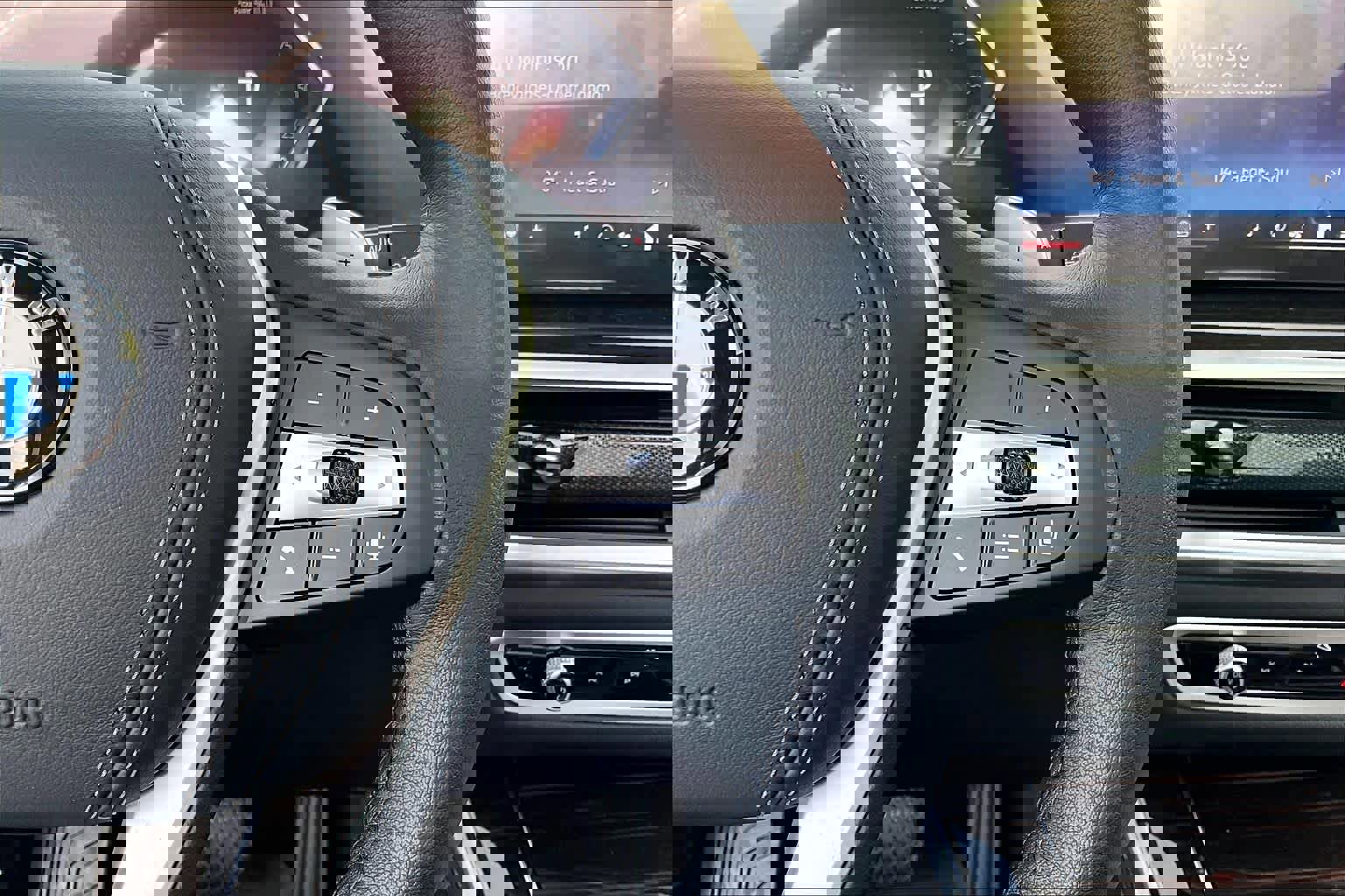 Used 2026 BMW X5 sDrive40i w/ Executive Package image 23