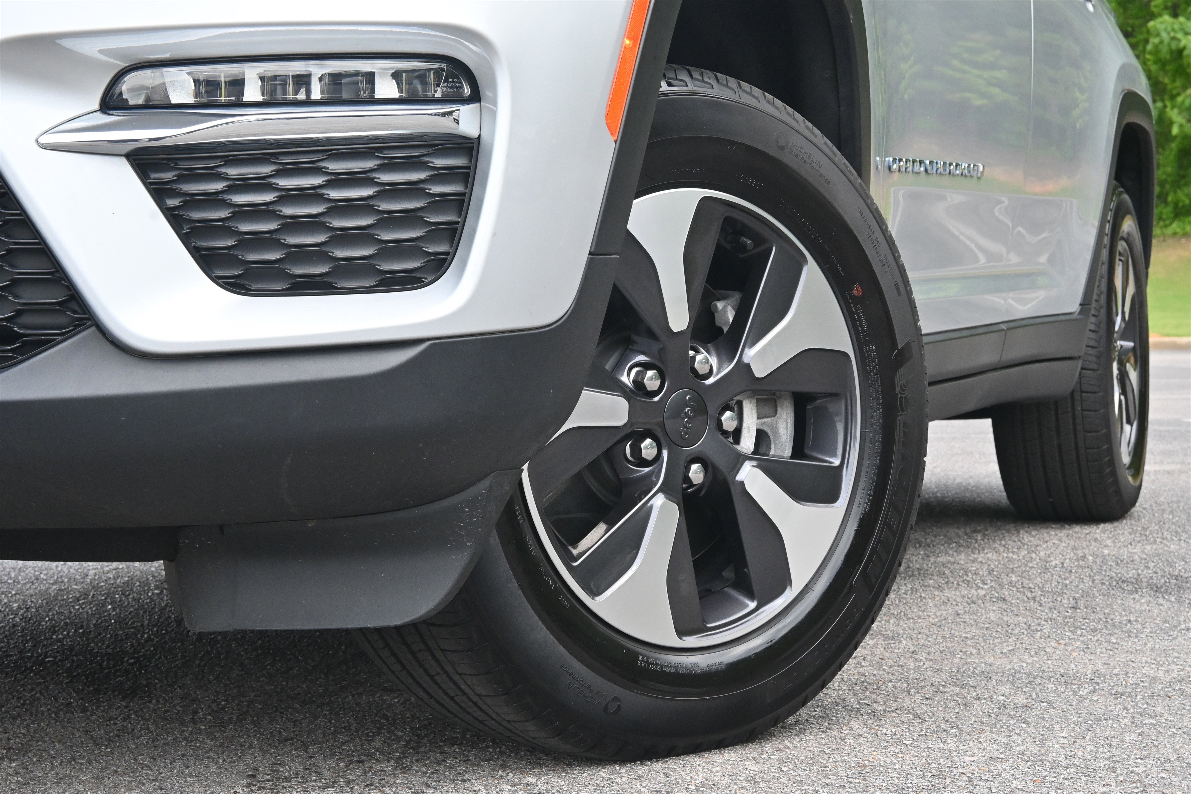 Used 2023 Jeep Grand Cherokee 4WD 4xe image 37