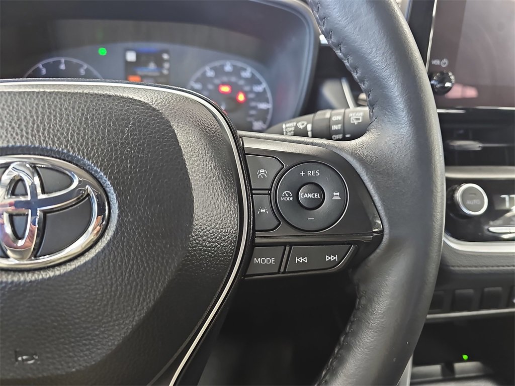 Used 2024 Toyota Corolla Cross LE image 17