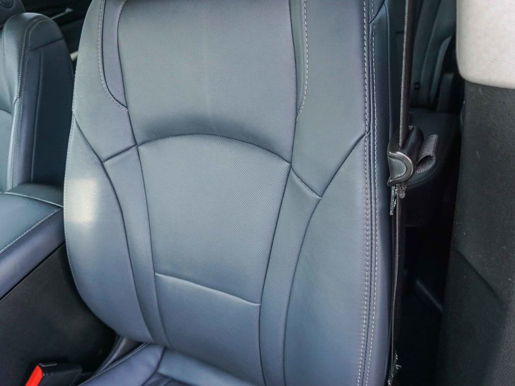Used 2020 Buick Enclave Essence w/ Sound and Sites Package FWD image 20