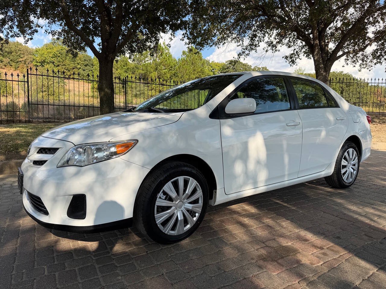 Used 2012 Toyota Corolla LE FWD image 9