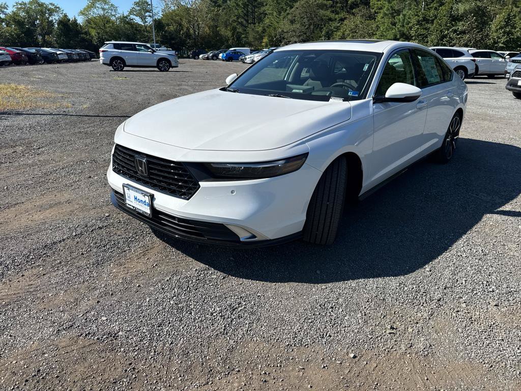 New 2026 Honda Accord Hybrid Touring image 3