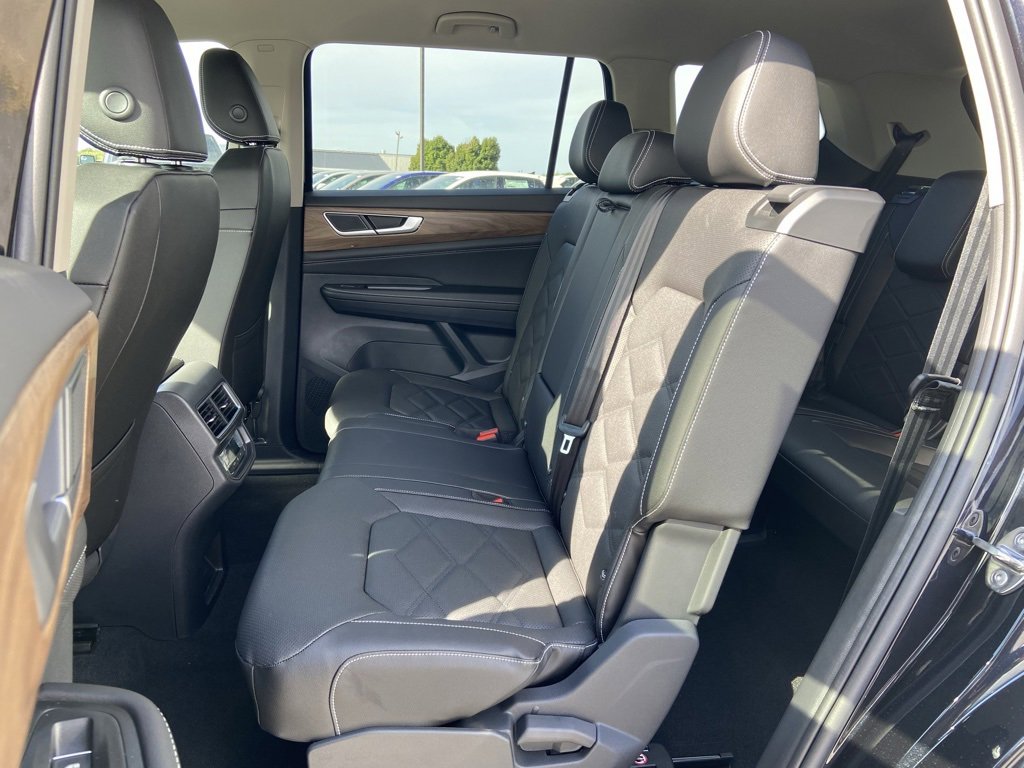 New 2026 Volkswagen Atlas SE image 7