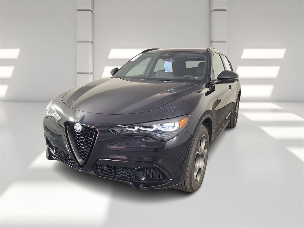 New 2025 Alfa Romeo Stelvio Sprint w/ Convenience Package image 5