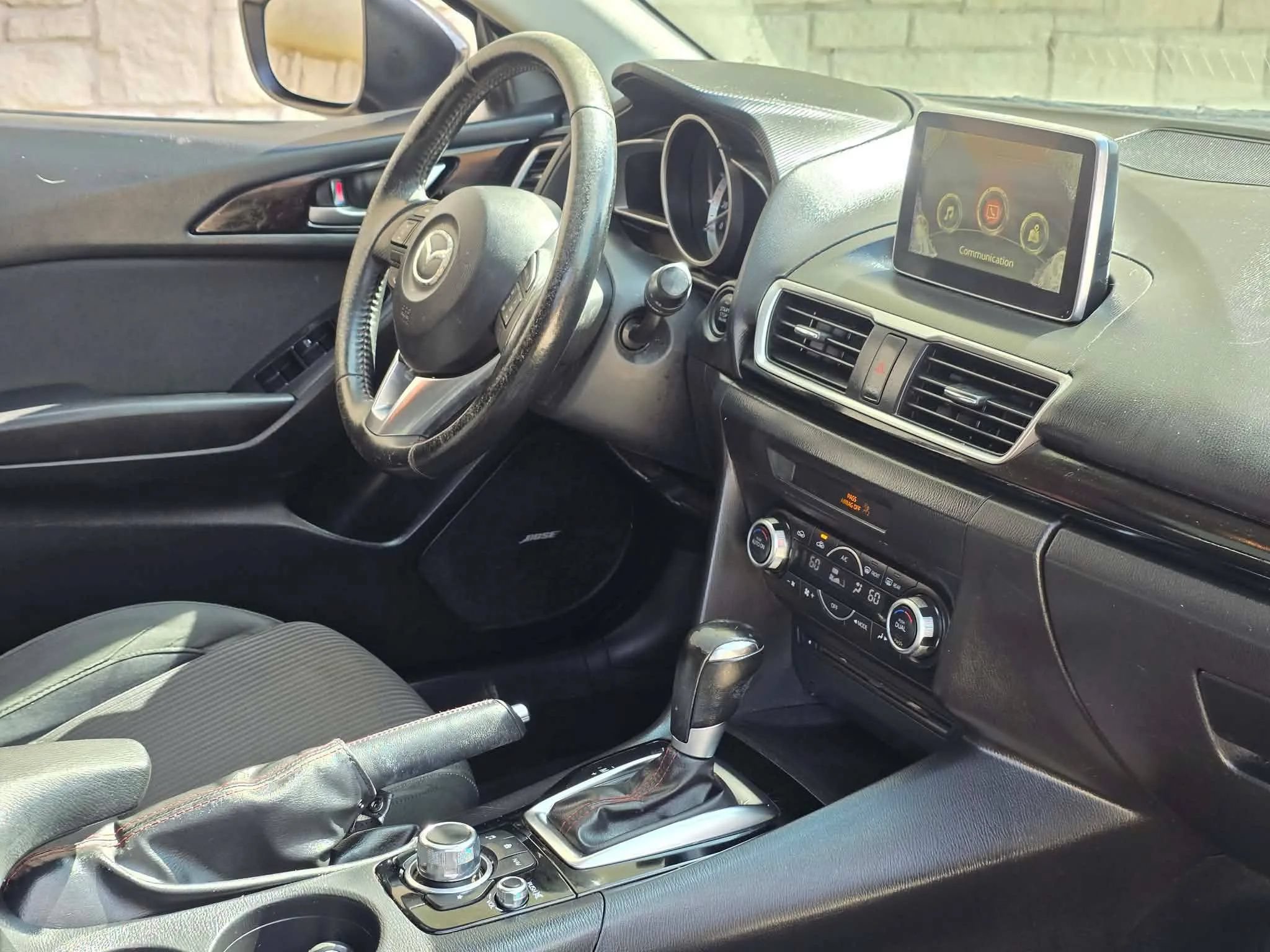 Used 2014 MAZDA MAZDA3 i Touring w/ Technology Package FWD image 17