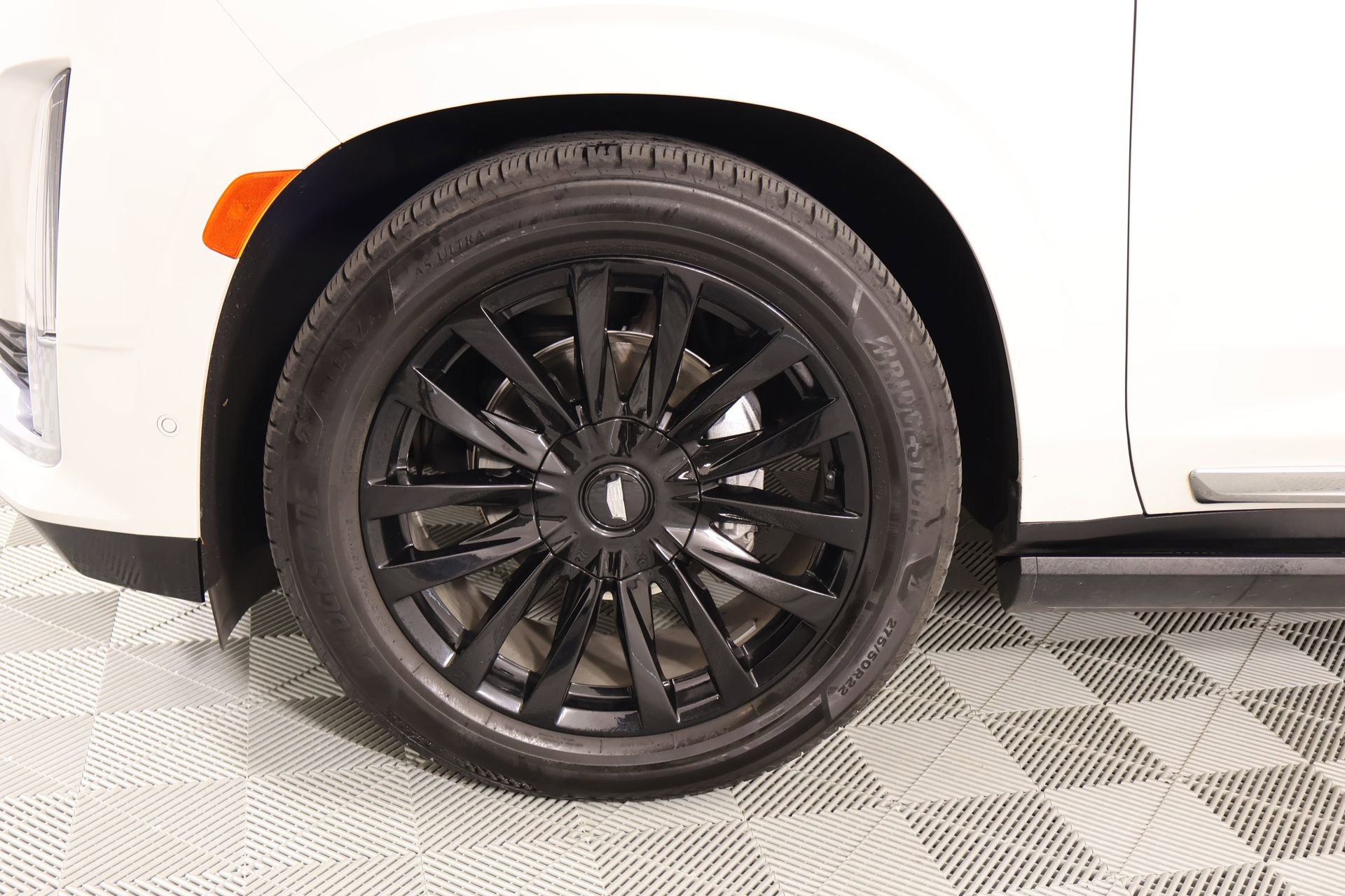 Used 2022 Cadillac Escalade Premium Luxury w/ Performance Package AWD/4WD image 19