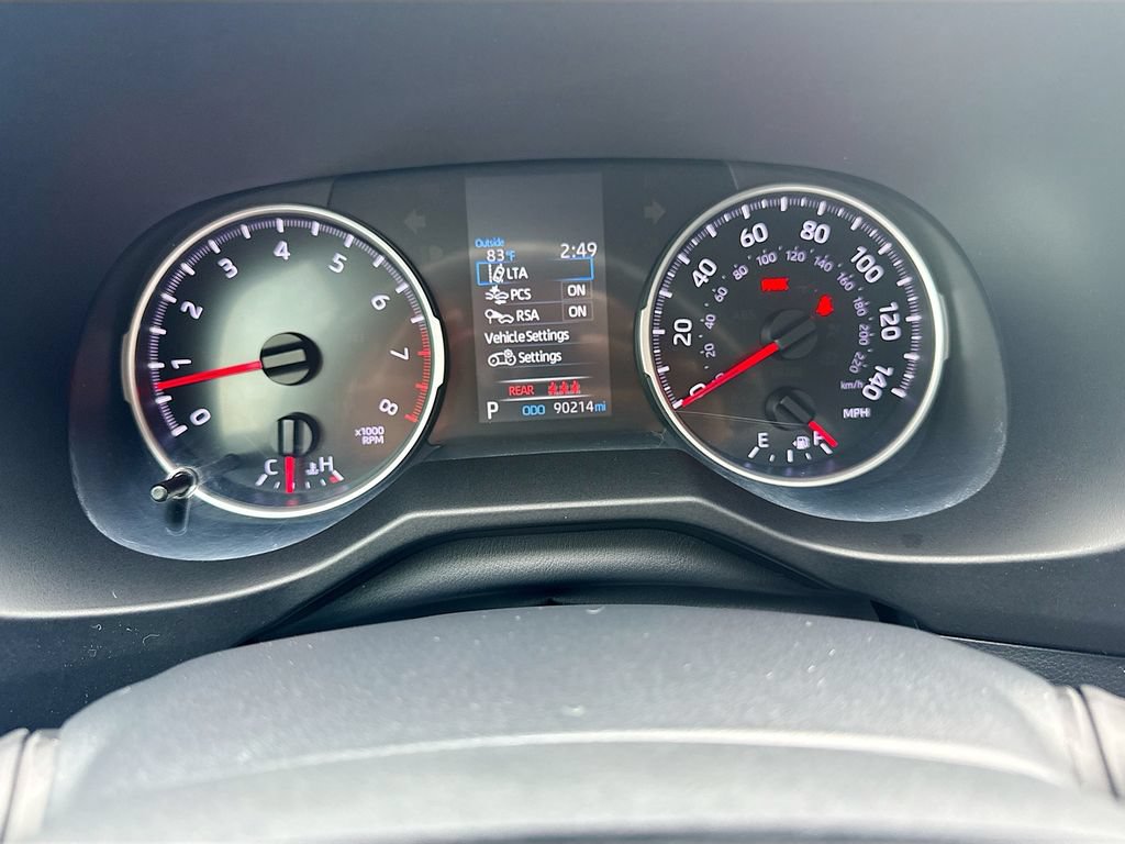 Used 2020 Toyota RAV4 LE FWD image 38