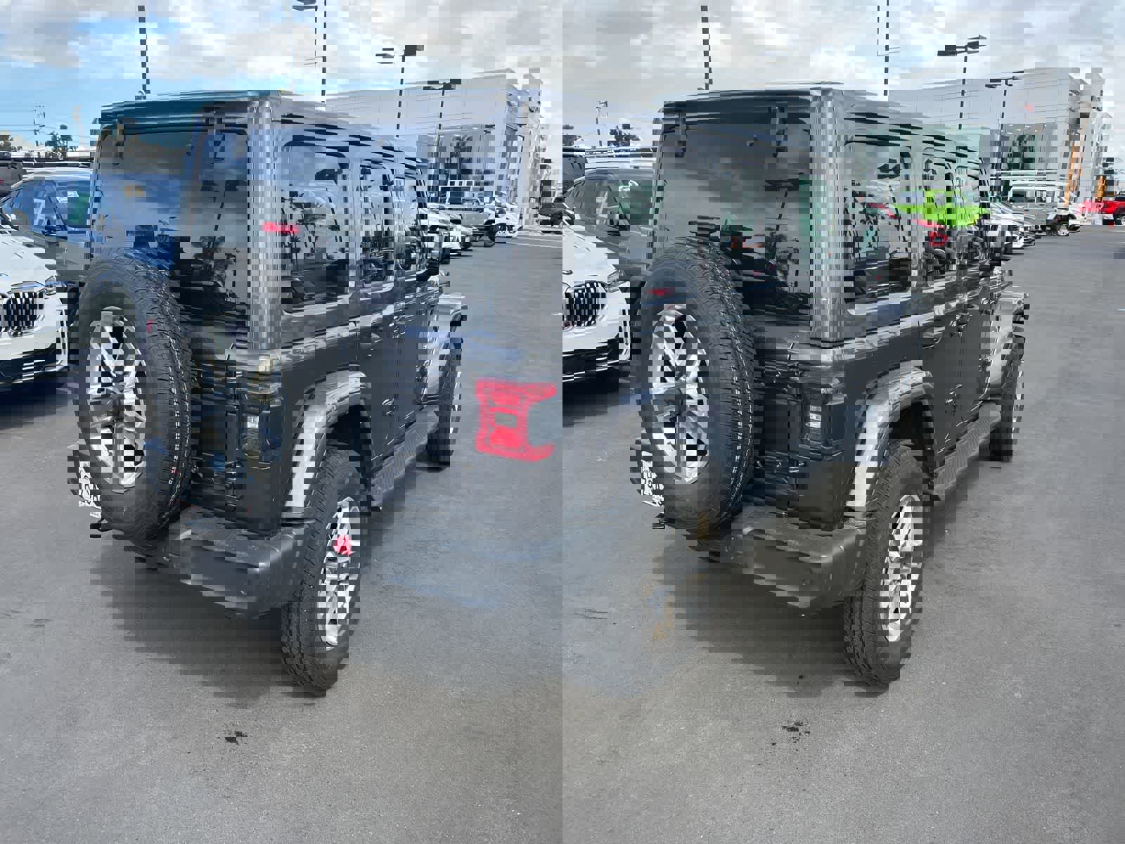 Used 2021 Jeep Wrangler Unlimited Sahara image 6