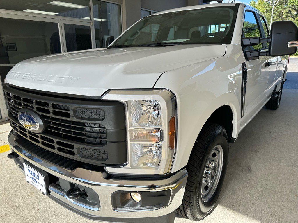 New 2026 Ford F250 XL image 3