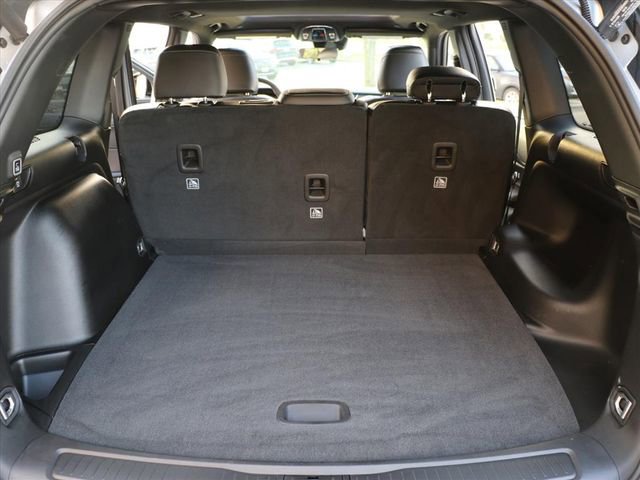 Used 2025 Jeep Grand Cherokee Altitude w/ Trailer Tow Package image 18