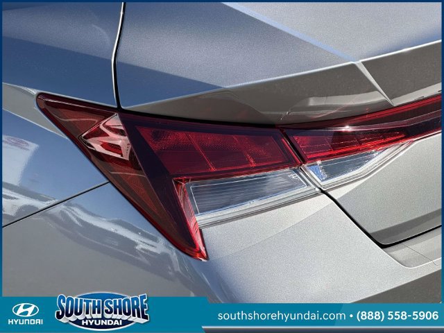 Certified 2021 Hyundai Elantra SEL FWD image 12