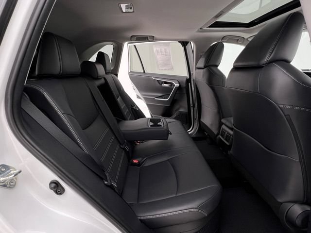 Used 2020 Toyota RAV4 Limited AWD/4WD image 16