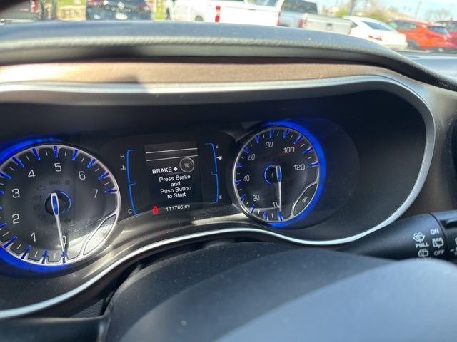 Used 2017 Chrysler Pacifica Touring w/ Tire & Wheel Group image 12