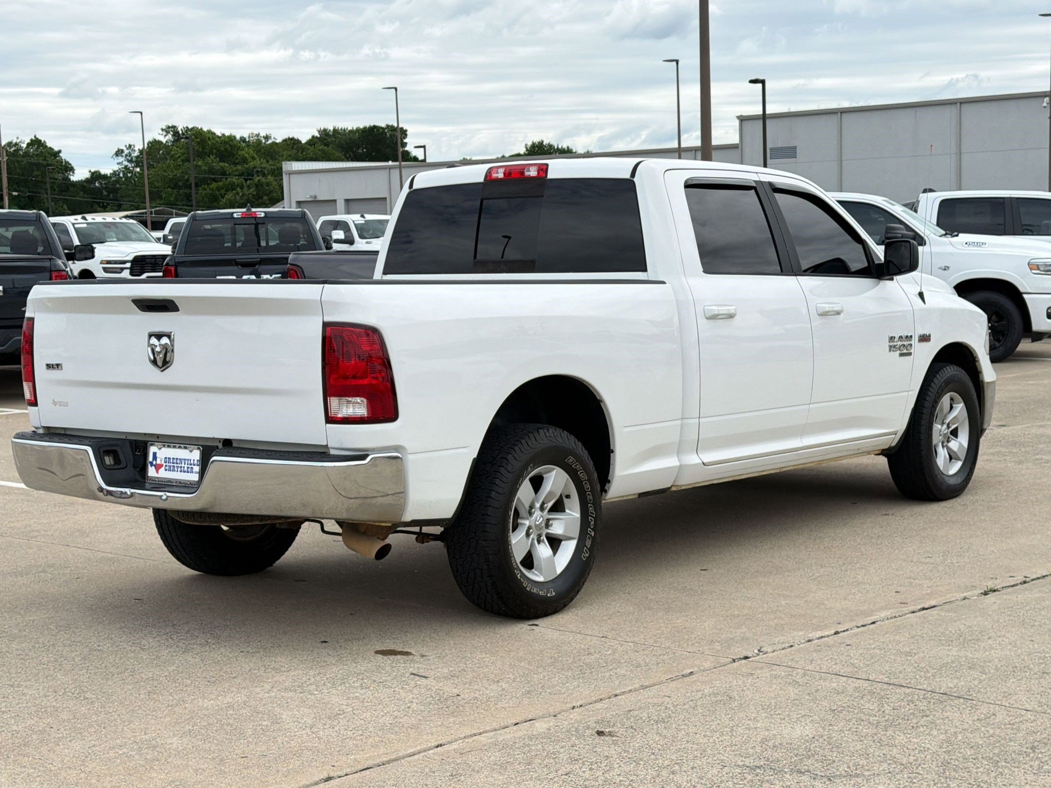 Used 2019 RAM 1500 Classic SLT RWD image 9