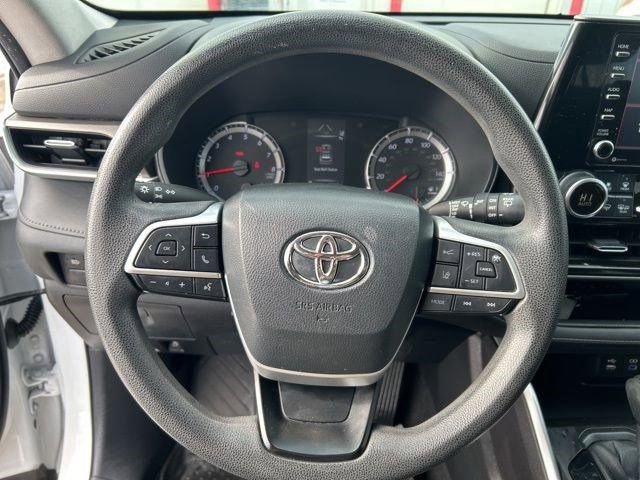 Used 2022 Toyota Highlander L image 15