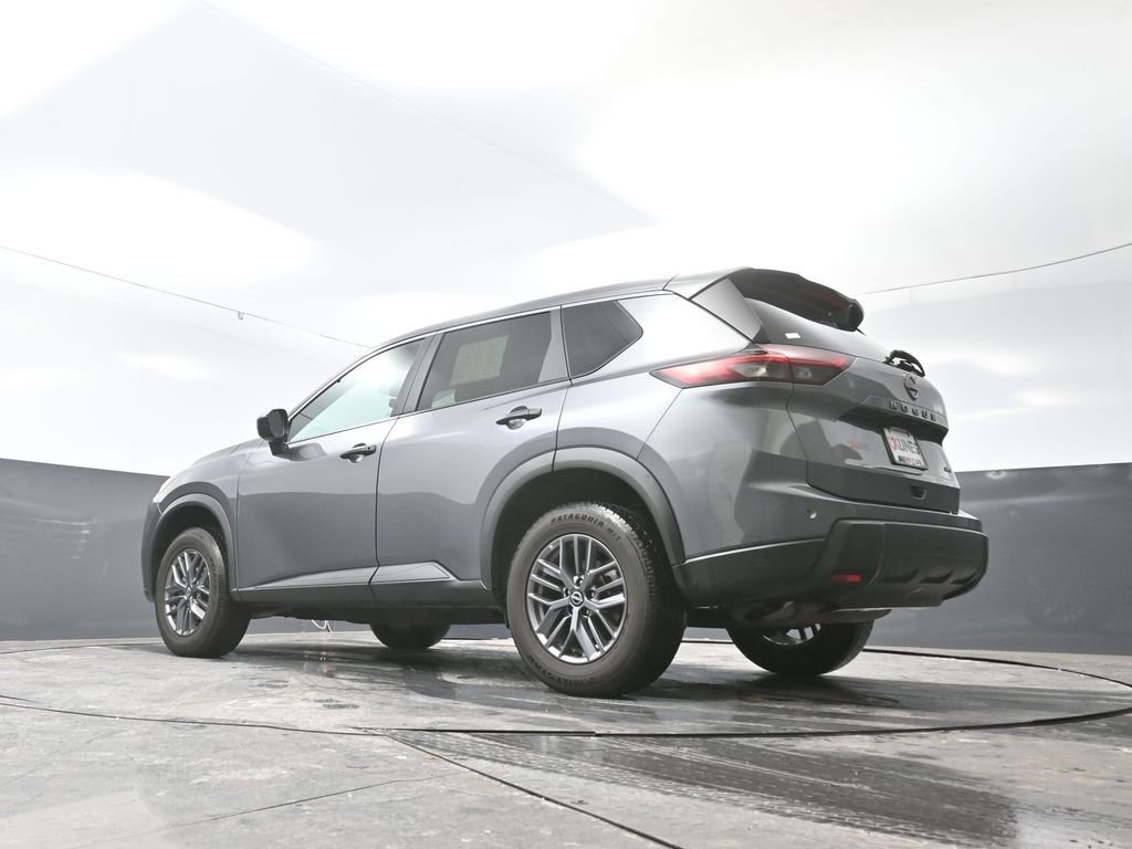 Used 2024 Nissan Rogue S image 54