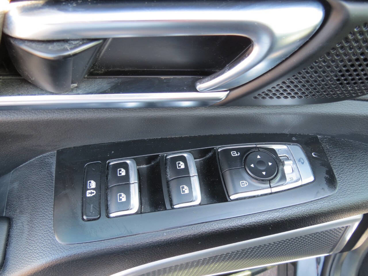 Used 2022 Kia Telluride EX w/ EX Premium Package image 9