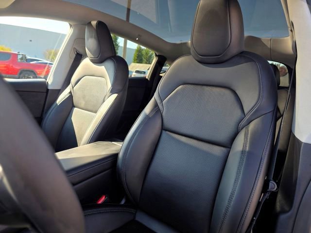 Used 2026 Tesla Model Y AWD image 27