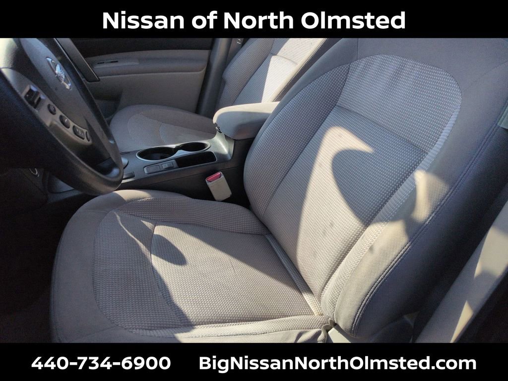 Used 2013 Nissan Rogue SV image 18