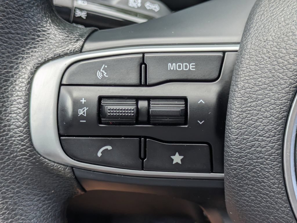 Used 2025 Kia Sportage LX AWD/4WD image 24