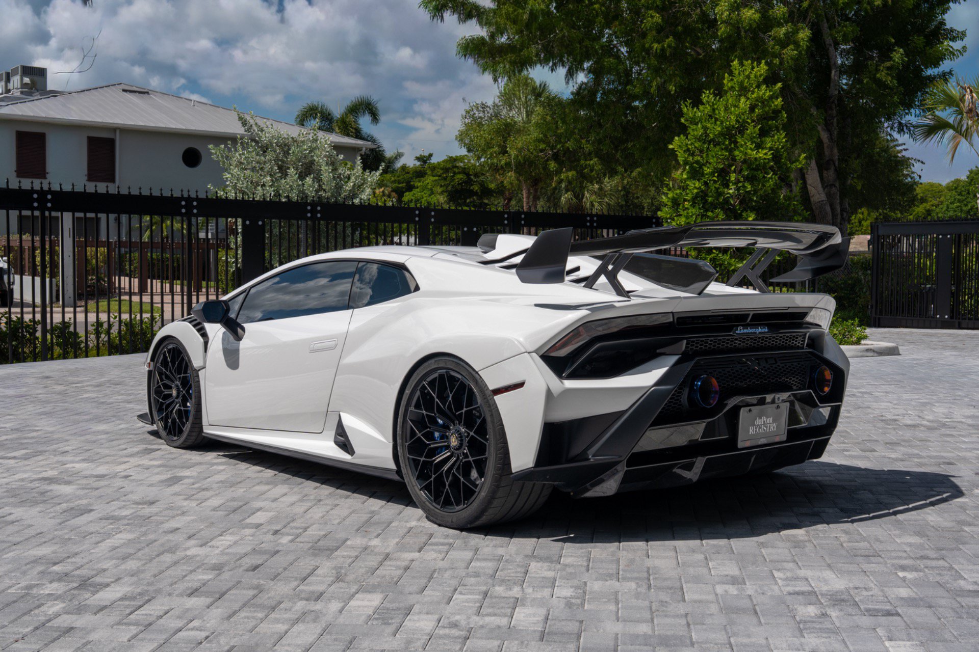 Used 2021 Lamborghini Huracan STO RWD image 6