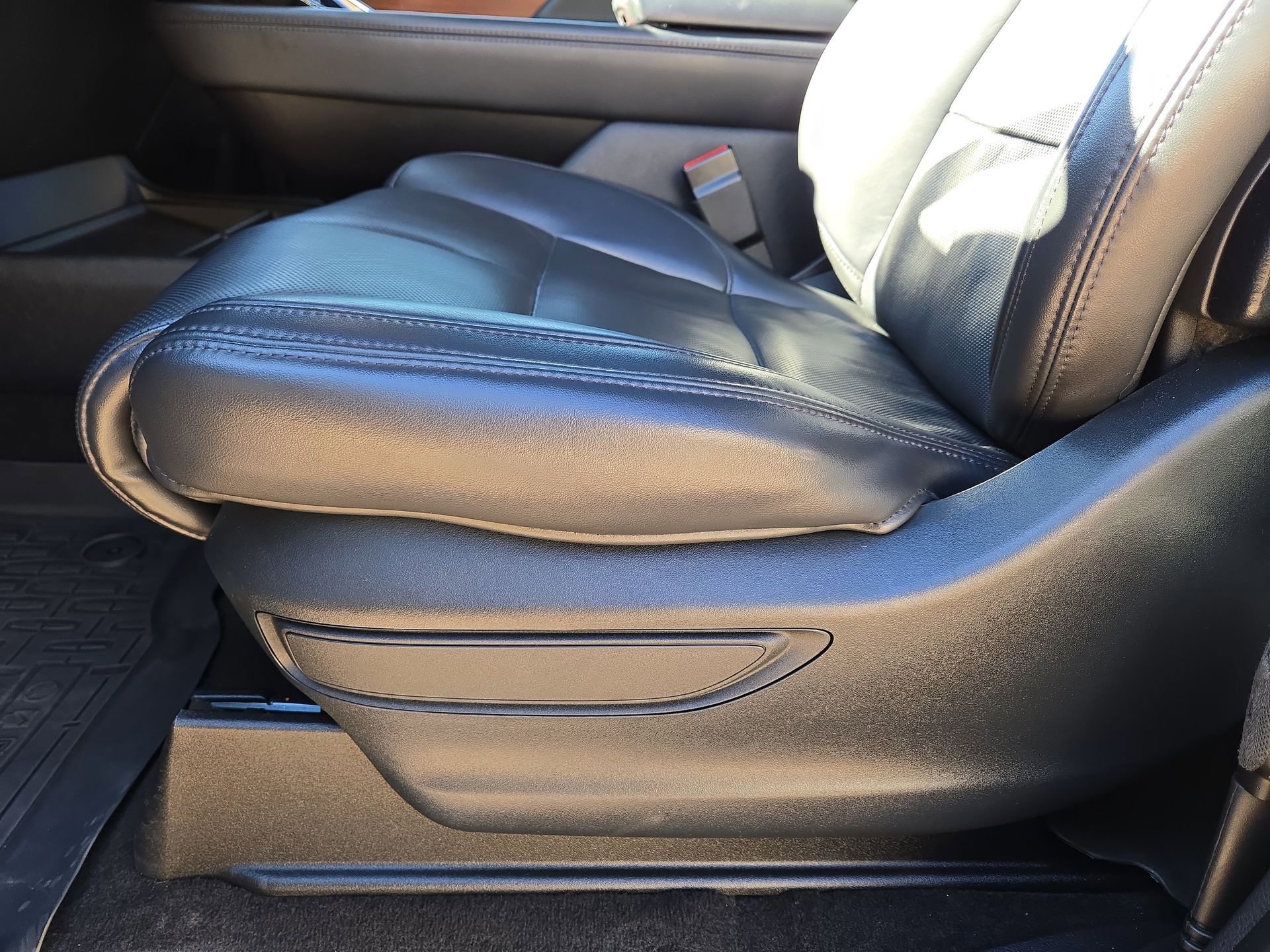 Used 2023 Lincoln Navigator Reserve image 17