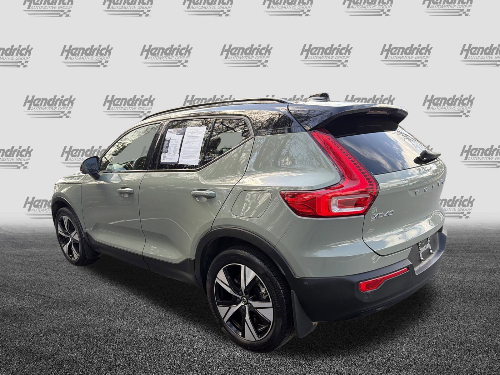 Certified 2022 Volvo XC40 P8 Recharge Plus image 8