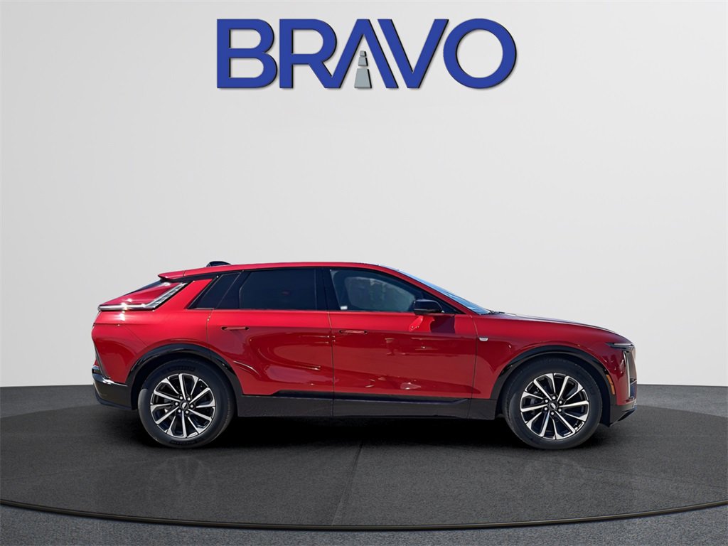 New 2025 Cadillac Lyriq Sport image 28