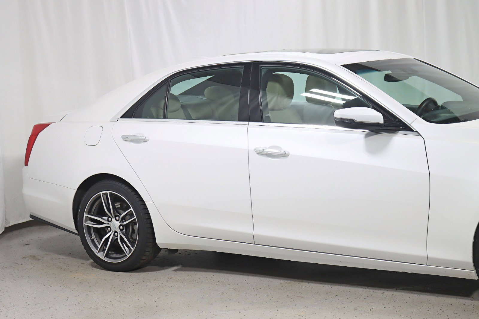 Used 2018 Cadillac CTS Luxury image 3