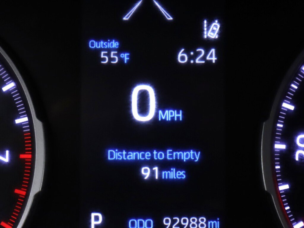 Used 2021 Toyota RAV4 LE image 14