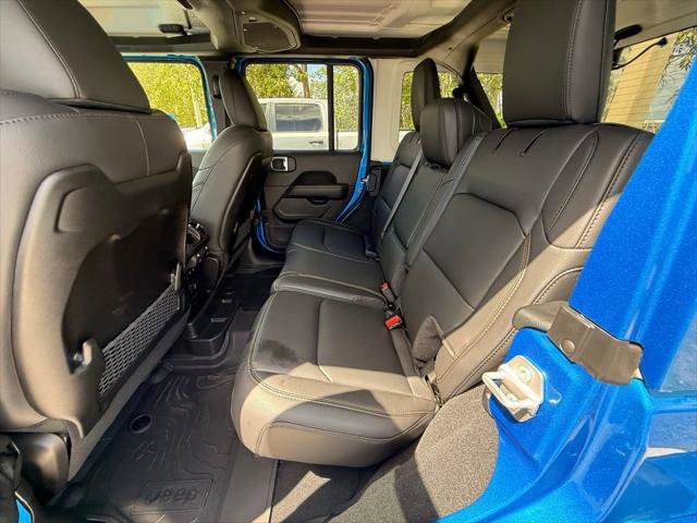 Certified 2025 Jeep Wrangler Sahara w/ Safety Group image 26