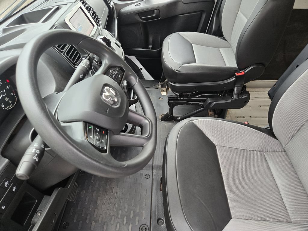 Used 2025 RAM ProMaster 2500 w/ Convenience Group FWD image 15