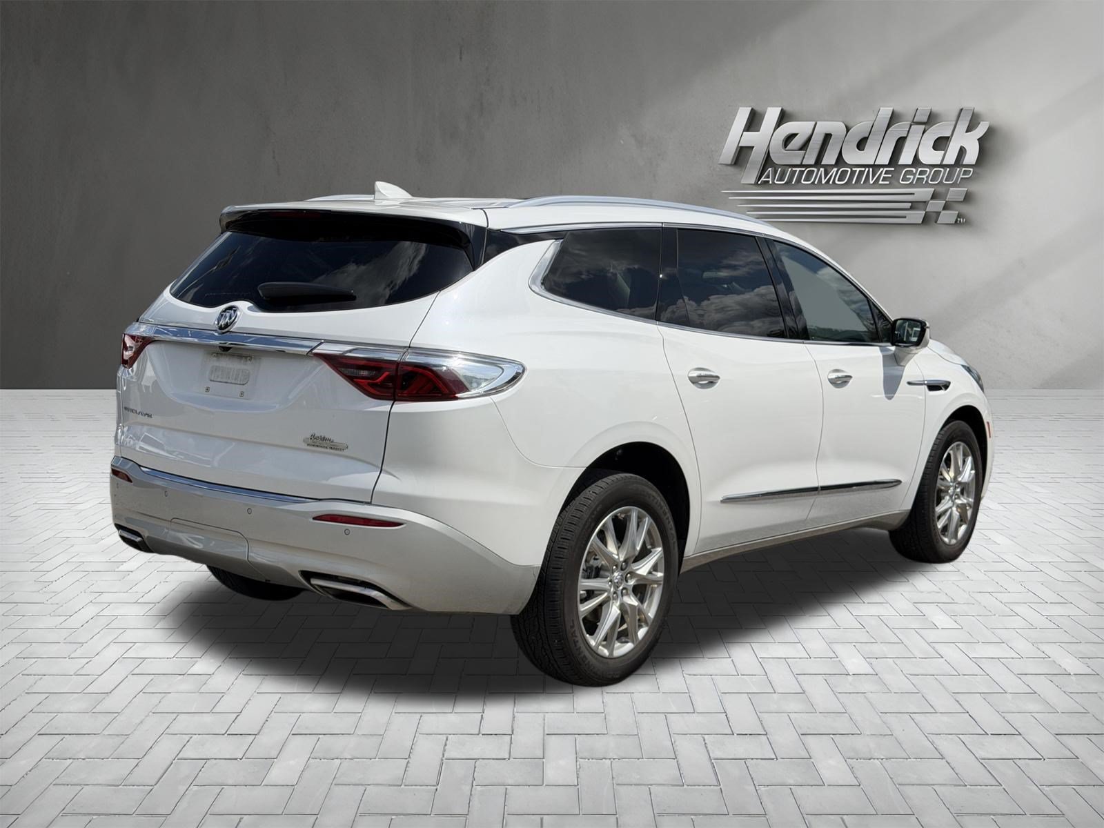Used 2023 Buick Enclave Essence FWD image 9