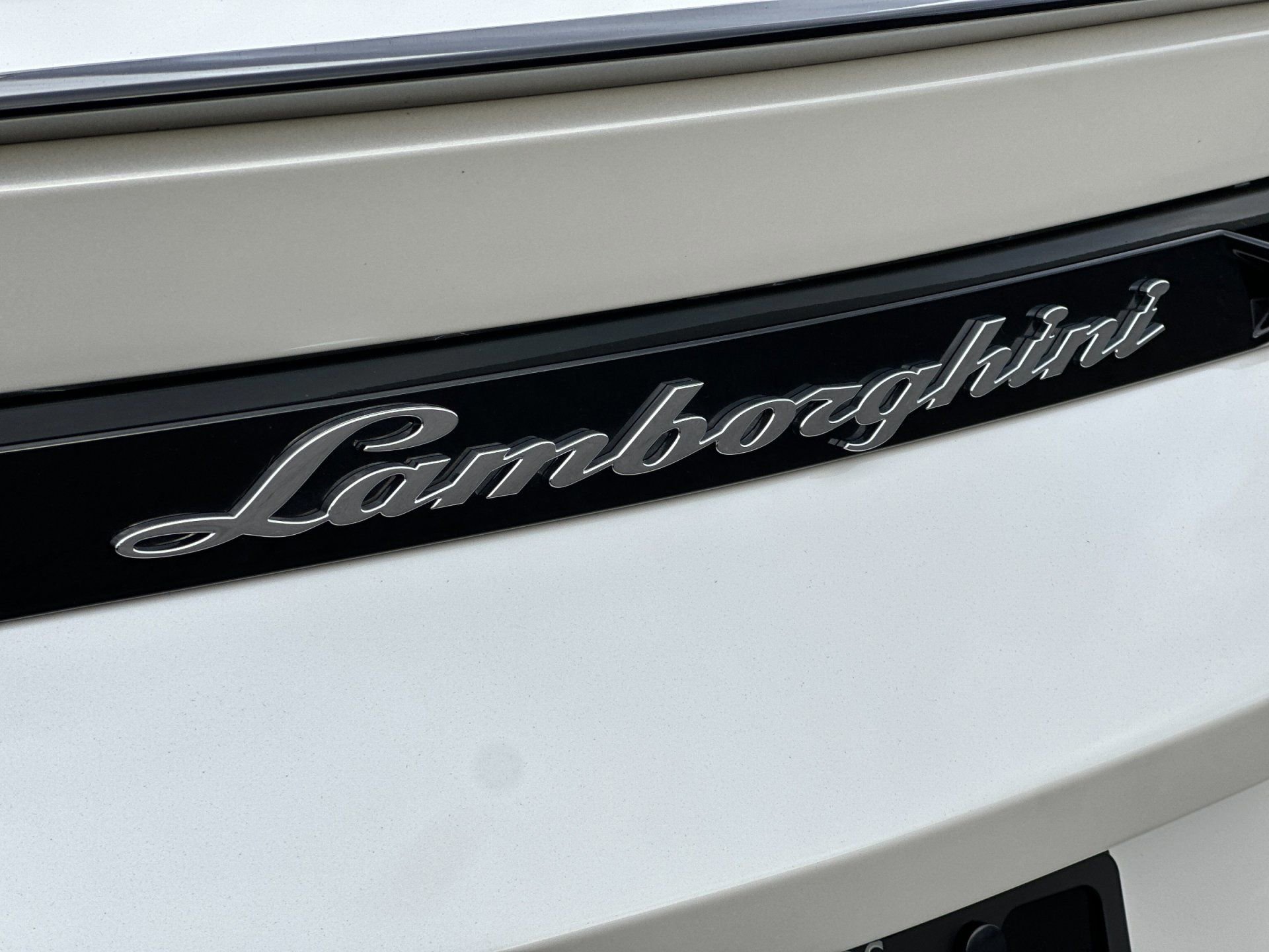 Used 2022 Lamborghini Urus image 13