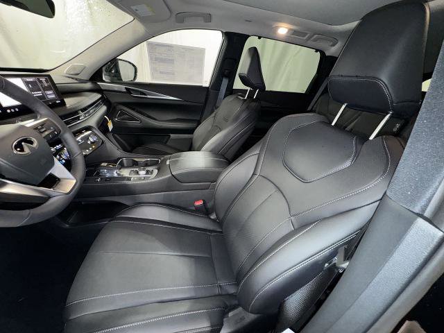 Certified 2026 INFINITI QX60 Luxe w/ Cargo Package AWD/4WD image 3