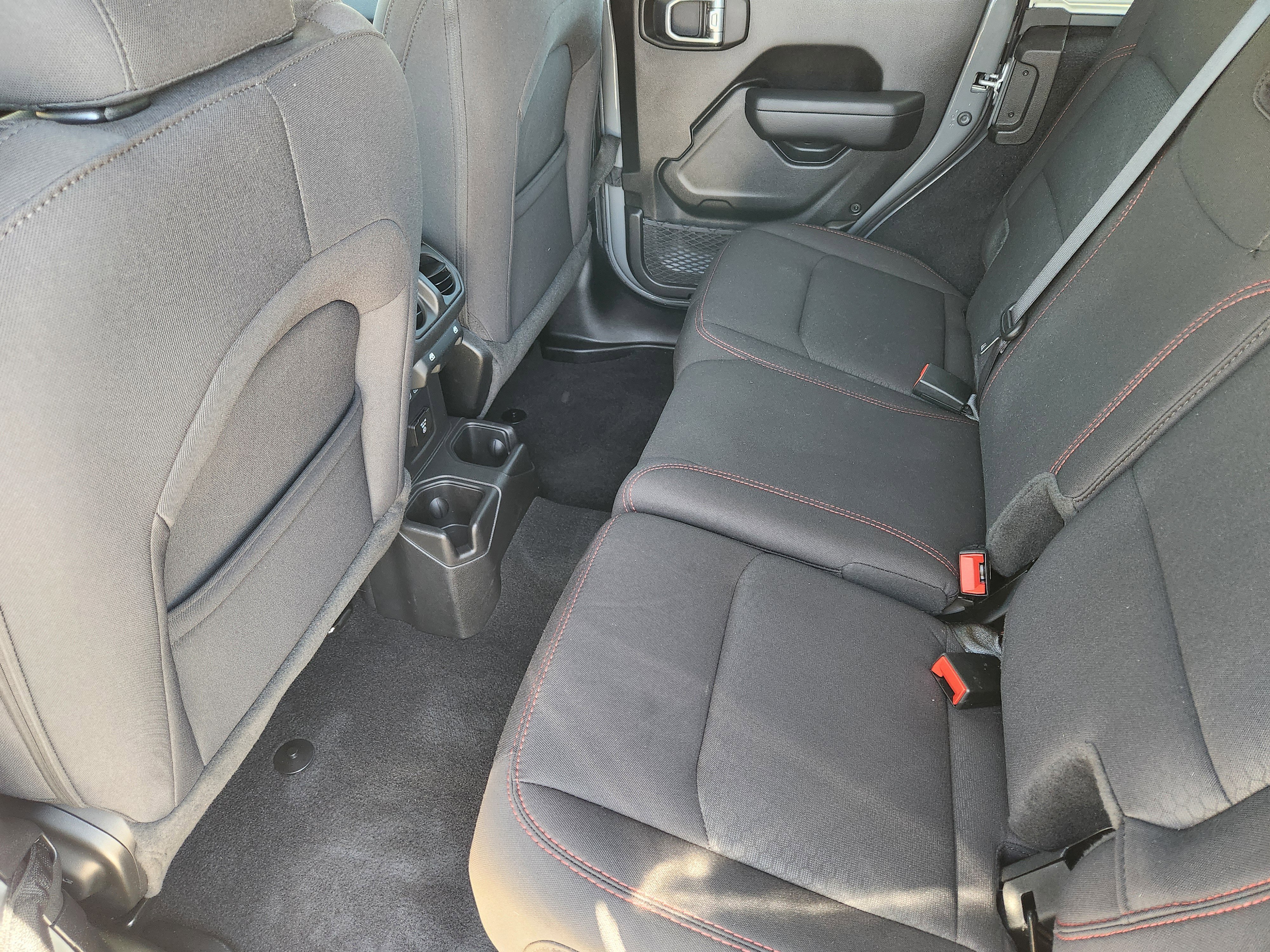 Used 2023 Jeep Wrangler Unlimited Rubicon image 31