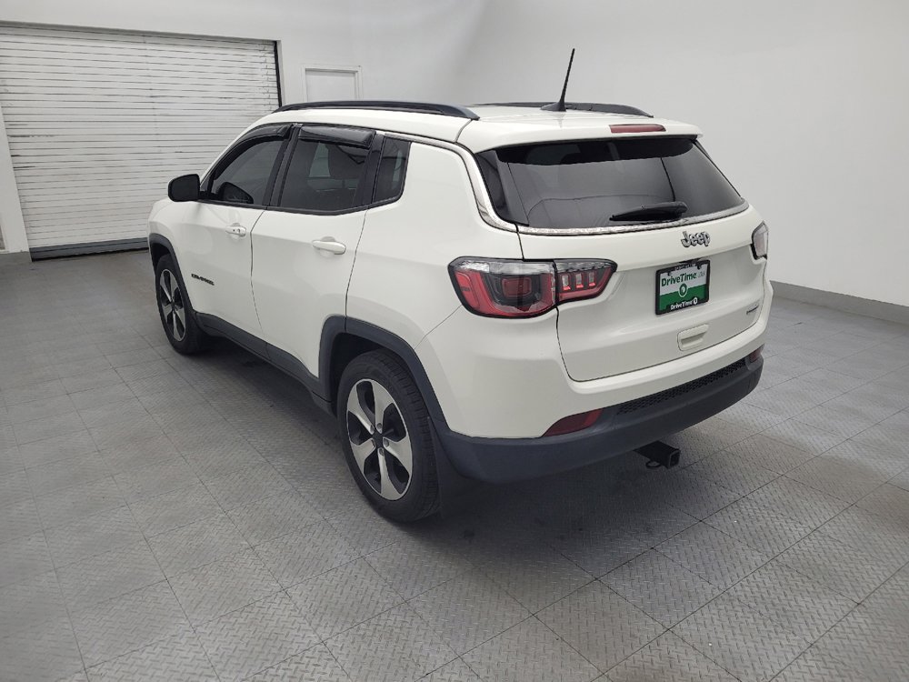 Used 2017 Jeep Compass Latitude w/ Popular Equipment Group FWD image 5