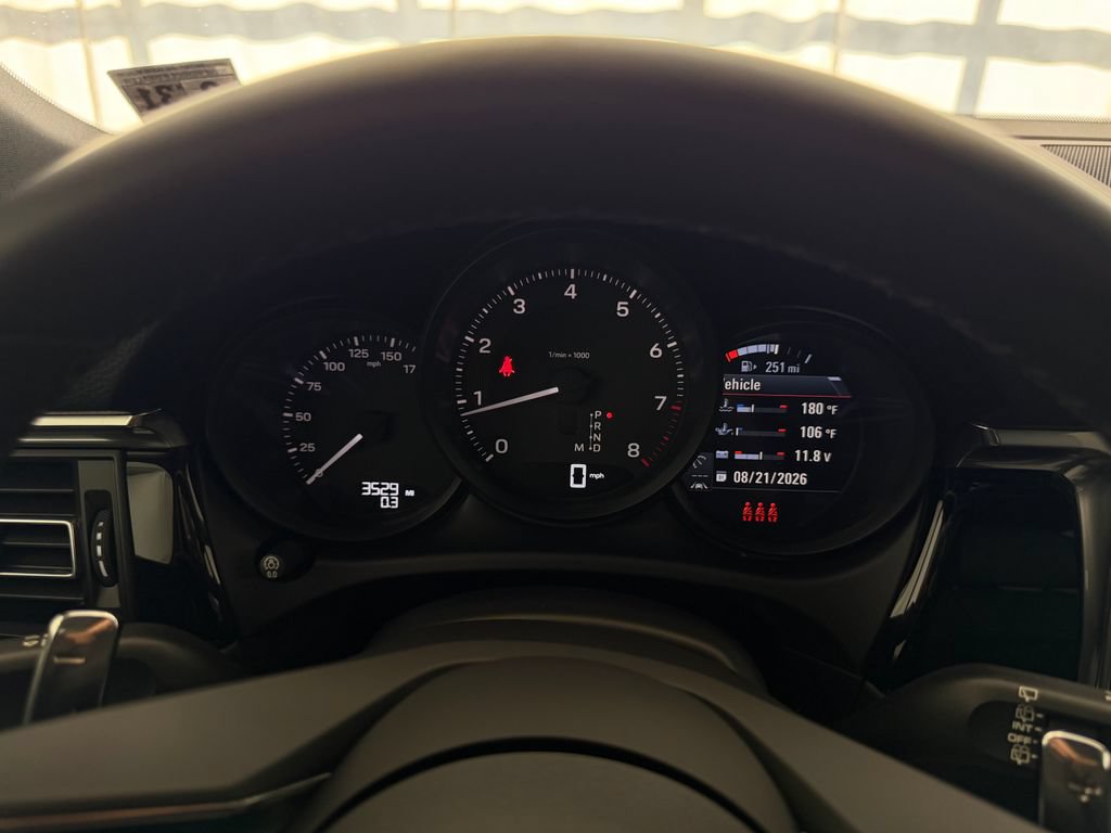 Certified 2026 Porsche Macan AWD/4WD image 21