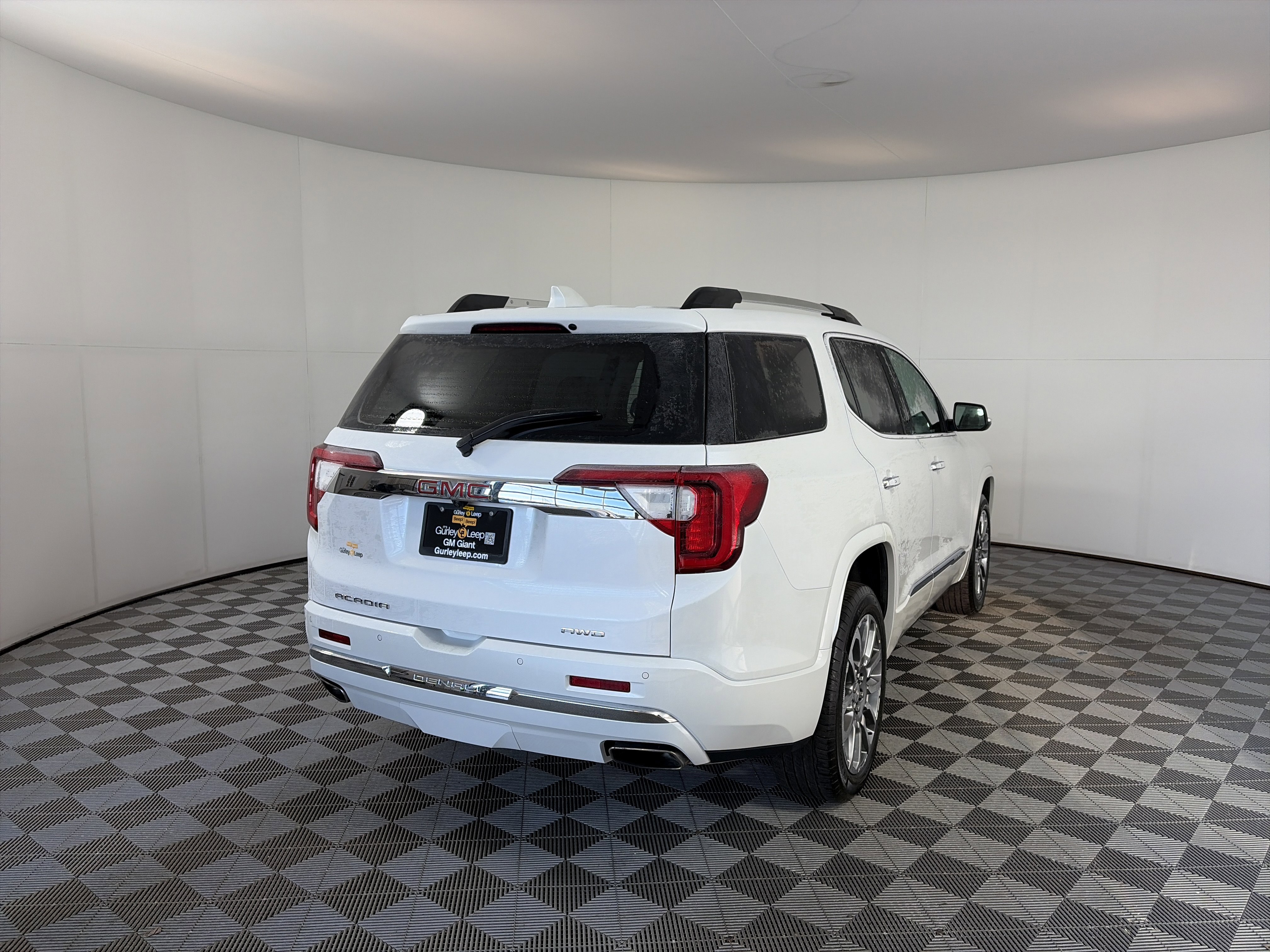 Certified 2023 GMC Acadia Denali image 5