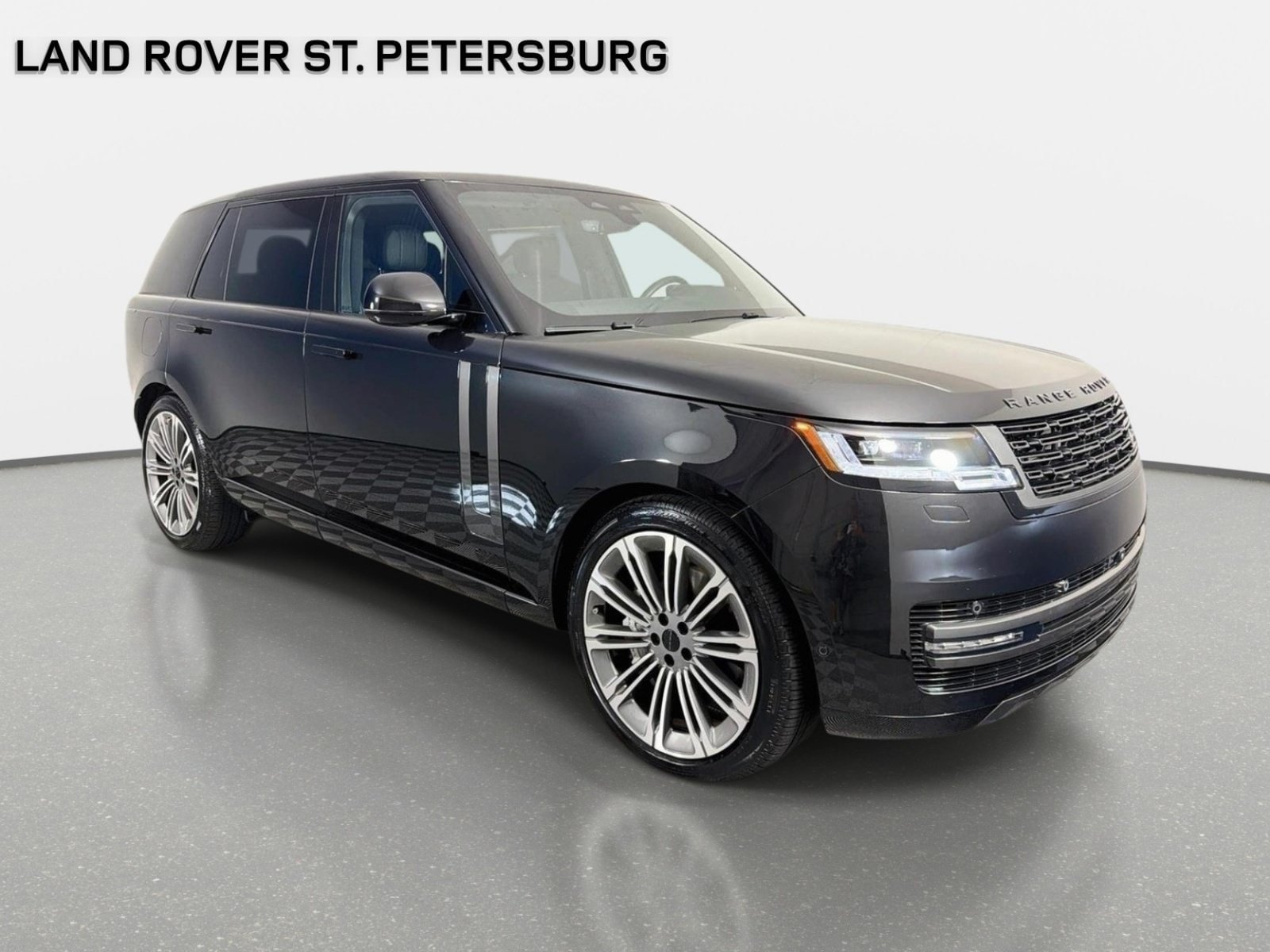 Used 2026 Land Rover Range Rover Long Wheelbase SE AWD/4WD image 3